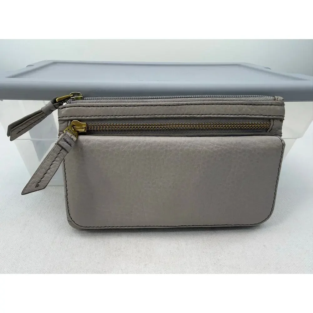 Fossil Light Gray Leather Zip Wallet Clutch 7.5 x 4.5